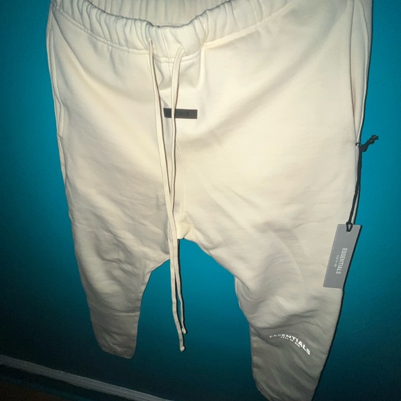 Essential Sweats Brand New✅❗️❗️